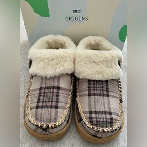 Earth Origins Women’s Sz6 Gray Plaid Faux Fur Lined Run About Raine Slippers NEW